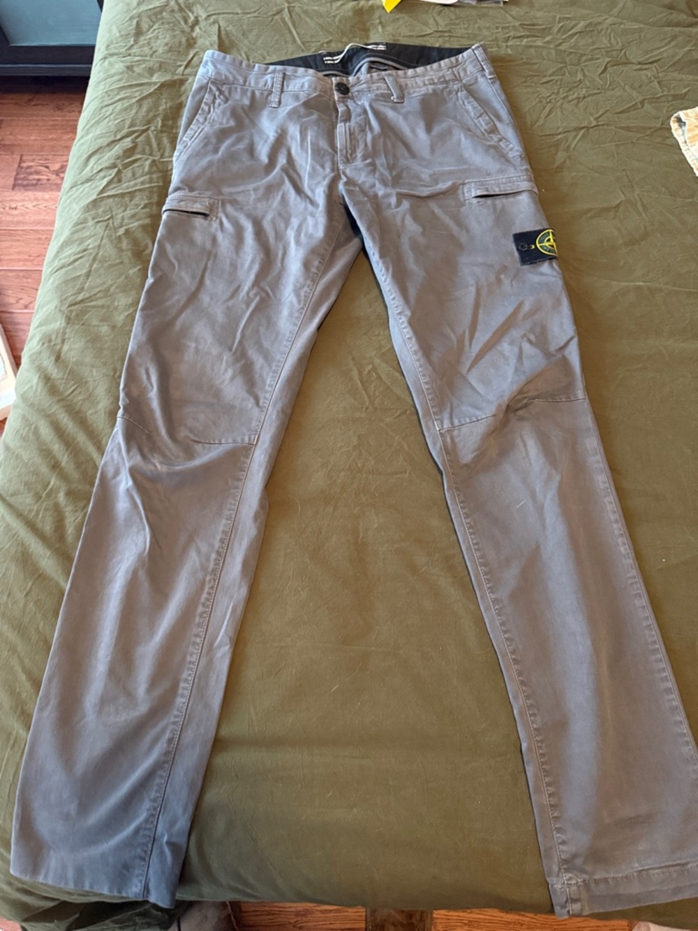 Authentic Stone Island Light Gray Cargo Trousers with Badge